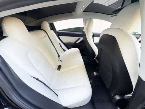 Used 2019 Tesla Model 3 Standard Range Plus image 37