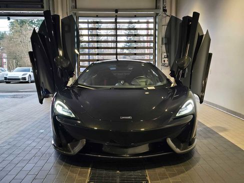 Used 2019 McLaren 570S image 11