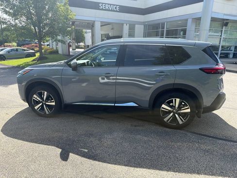 Used 2021 Nissan Rogue SL w/ Premium Package AWD/4WD image 3