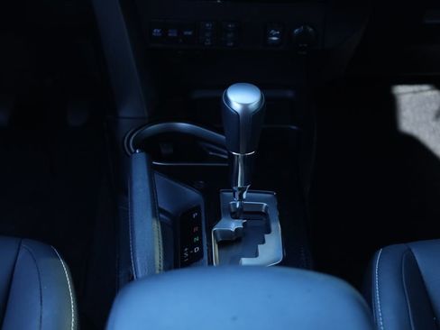 Used 2018 Toyota RAV4 Limited image 30