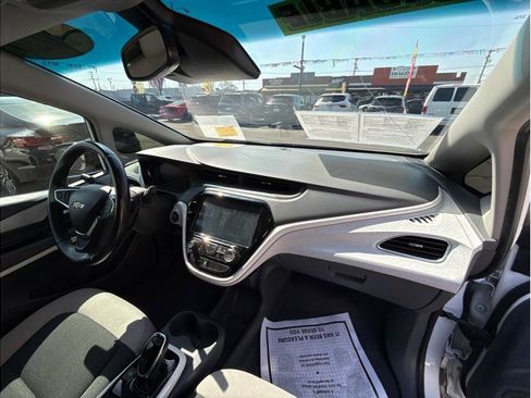 Used 2020 Chevrolet Bolt LT FWD image 5