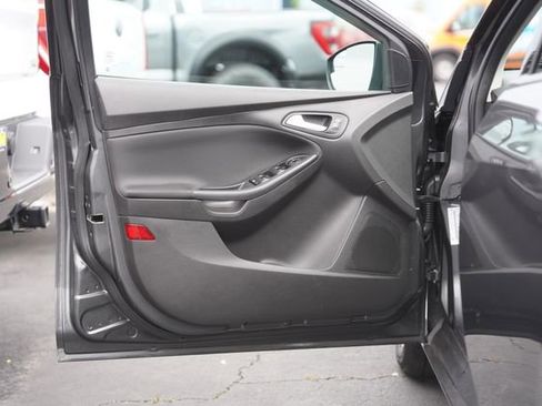 Used 2017 Ford Focus SE image 34