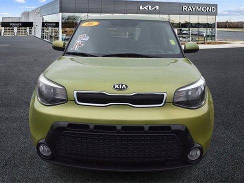 Used 2016 Kia Soul + image 8