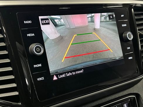 Certified 2022 Volkswagen Atlas Cross Sport SE image 29