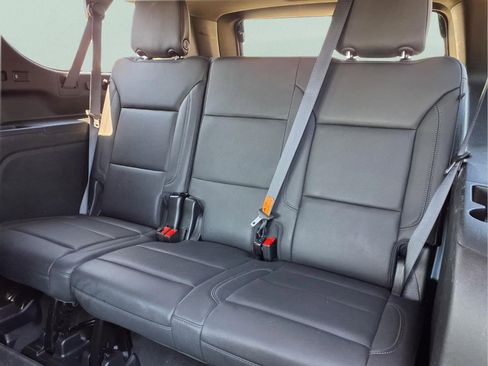 Used 2024 Chevrolet Suburban Z71 w/ Luxury Package AWD/4WD image 12