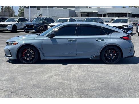 Used 2024 Honda Civic Type R image 2