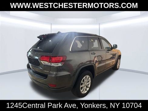 Used 2021 Jeep Grand Cherokee Laredo AWD/4WD image 4
