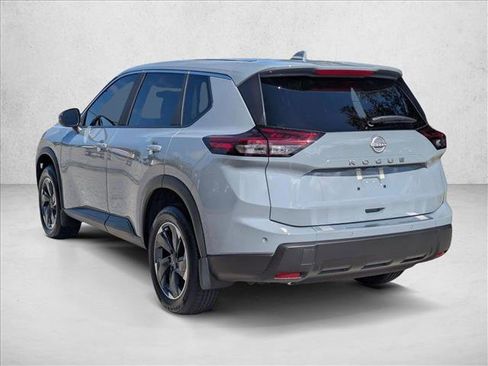 Used 2026 Nissan Rogue SV FWD image 8