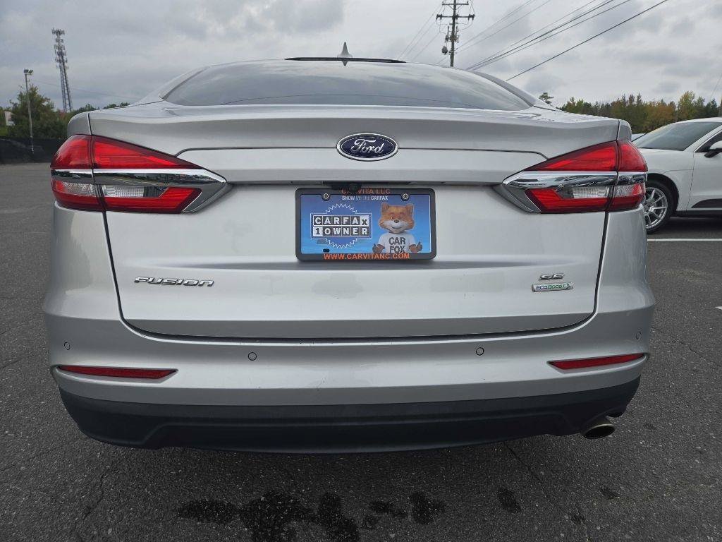 Used 2019 Ford Fusion SE FWD image 4