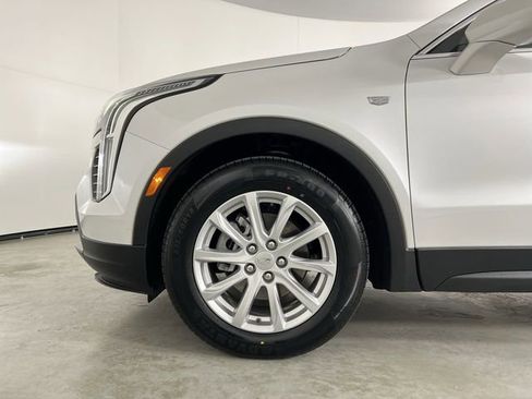 Certified 2023 Cadillac XT4 Luxury w/ Cold Weather Package image 33