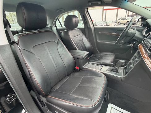Used 2012 Lincoln MKZ image 38