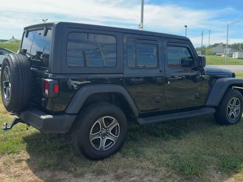 Used 2022 Jeep Wrangler Unlimited Sport AWD/4WD image 7