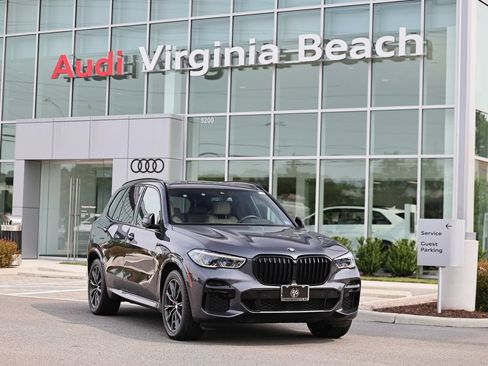 Used 2022 BMW X5 xDrive40i w/ M Sport Package AWD/4WD image 1