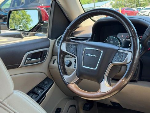 Used 2018 GMC Yukon Denali AWD/4WD image 13
