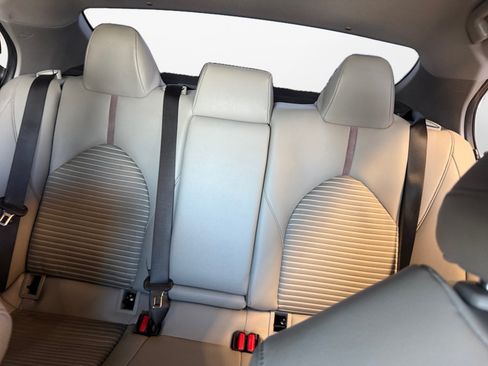 Certified 2019 Toyota Camry SE FWD image 14