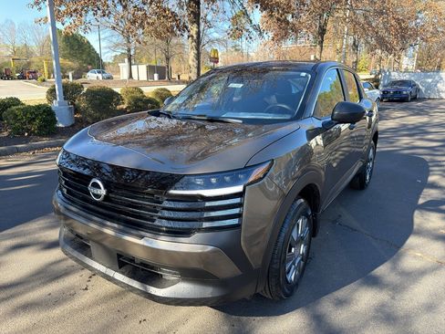 New 2026 Nissan Kicks S image 3