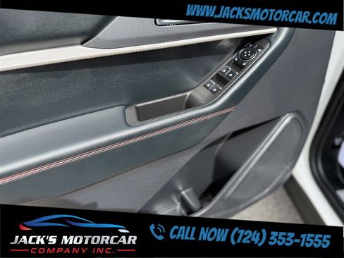 Used 2025 Ford Explorer ST-Line w/ ST-Line Street Pack AWD/4WD image 24