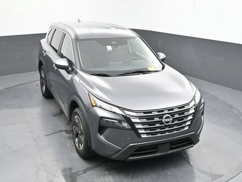 Used 2024 Nissan Rogue SV FWD image 25