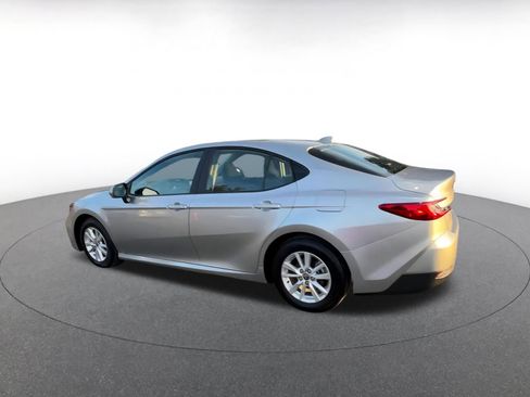 Used 2025 Toyota Camry LE image 10
