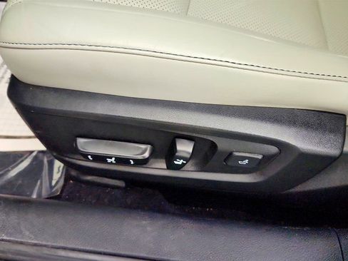 Used 2015 Lexus ES 350 w/ Luxury Package FWD image 12