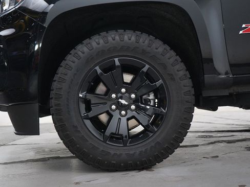 Used 2021 Chevrolet Colorado Z71 w/ Z71 Midnight Edition AWD/4WD image 28