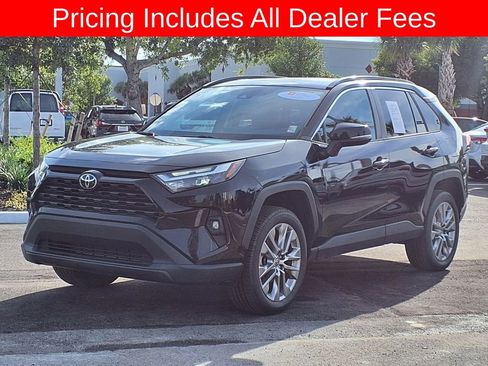 Used 2023 Toyota RAV4 XLE Premium FWD image 3