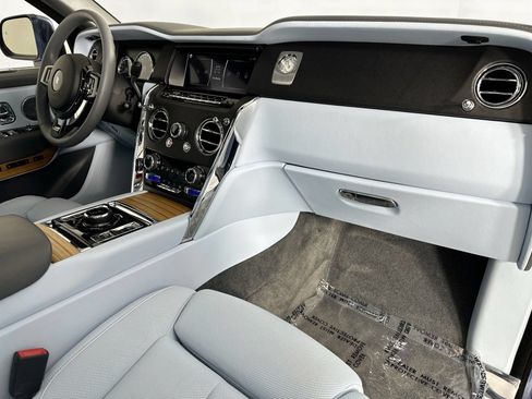 Certified 2019 Rolls-Royce Cullinan AWD/4WD image 30