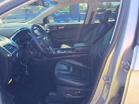 Used 2019 Ford Edge Titanium w/ Cold Weather Package AWD/4WD image 16