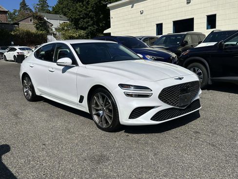 Used 2023 Genesis G70 2.0T image 1