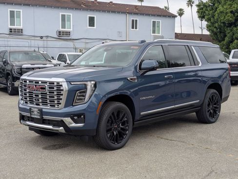 New 2026 GMC Yukon XL Denali w/ Sun & Power Step Package AWD/4WD image 9