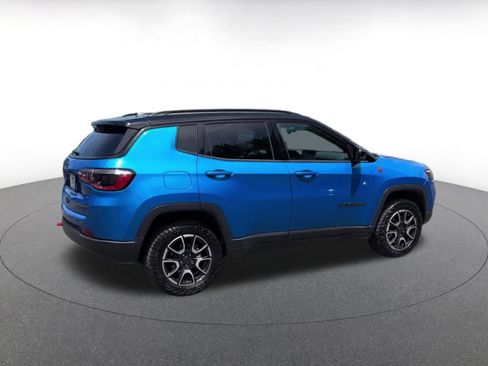 Used 2025 Jeep Compass Trailhawk AWD/4WD image 15
