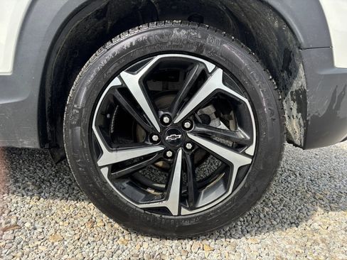 Used 2021 Chevrolet TrailBlazer RS w/ Sun and Liftgate Package image 2