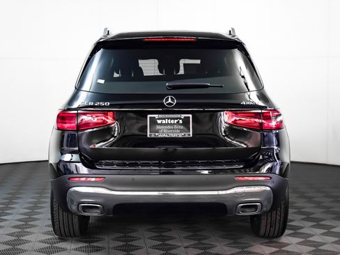New 2025 Mercedes-Benz GLB 250 250 4MATIC image 12