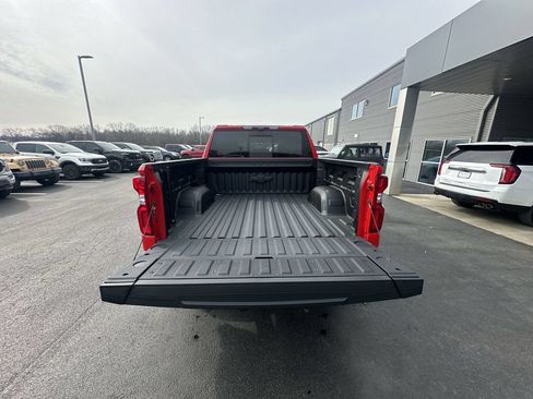 Used 2025 Chevrolet Silverado 1500 ZR2 w/ Technology Package AWD/4WD image 30