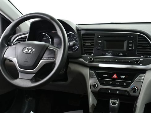 Used 2017 Hyundai Elantra SE FWD image 8