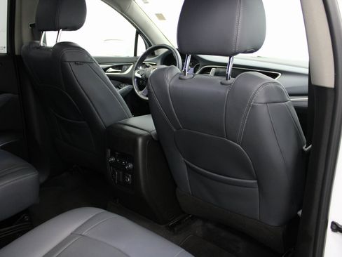 Used 2020 Buick Enclave Essence w/ Sound and Sites Package image 22