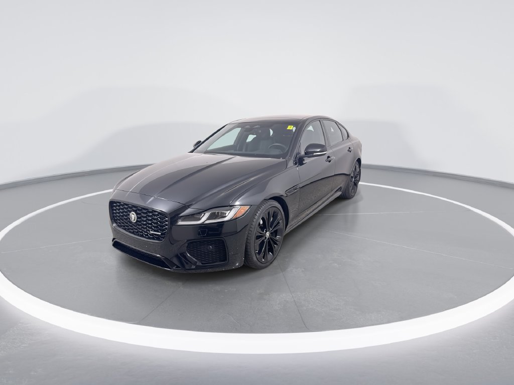Used 2024 Jaguar XF R-Dynamic SE AWD/4WD image 4