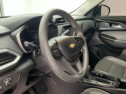 Used 2021 Chevrolet TrailBlazer LS image 16