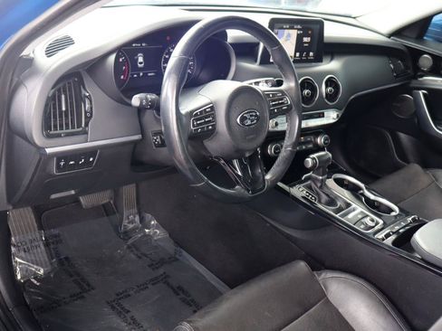 Used 2018 Kia Stinger Premium RWD image 30