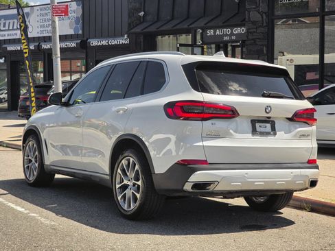 Used 2022 BMW X5 xDrive40i AWD/4WD image 9