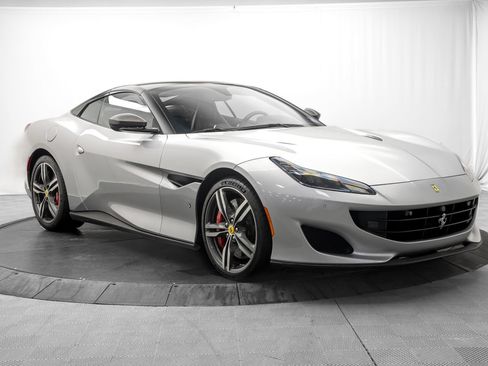 Used 2019 Ferrari Portofino RWD image 9