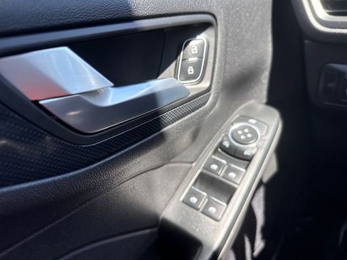 Used 2024 Ford Escape ST-Line AWD/4WD image 25