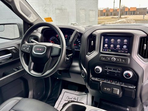 Used 2022 GMC Sierra 1500 Pro w/ Pro Value Package image 3