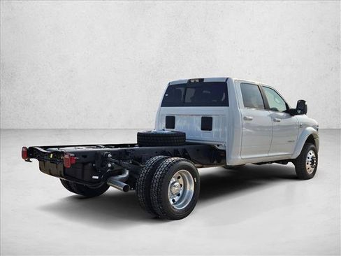 New 2026 RAM 4500 4x4 Crew Cab DRW w/ Laramie Trim Package image 2