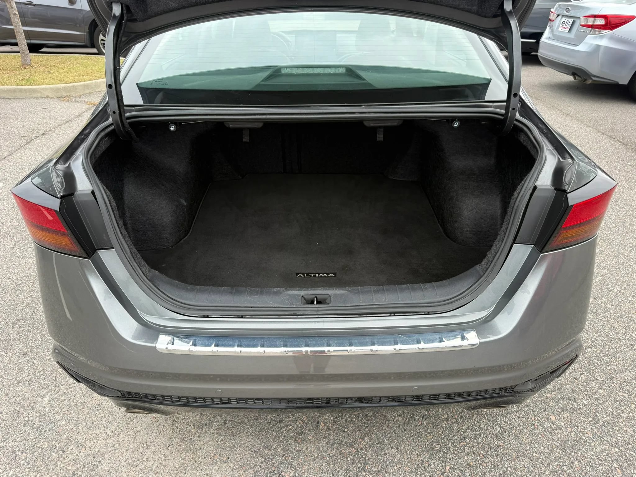 Used 2023 Nissan Altima 2.5 SR w/ SR Premium Package FWD image 33