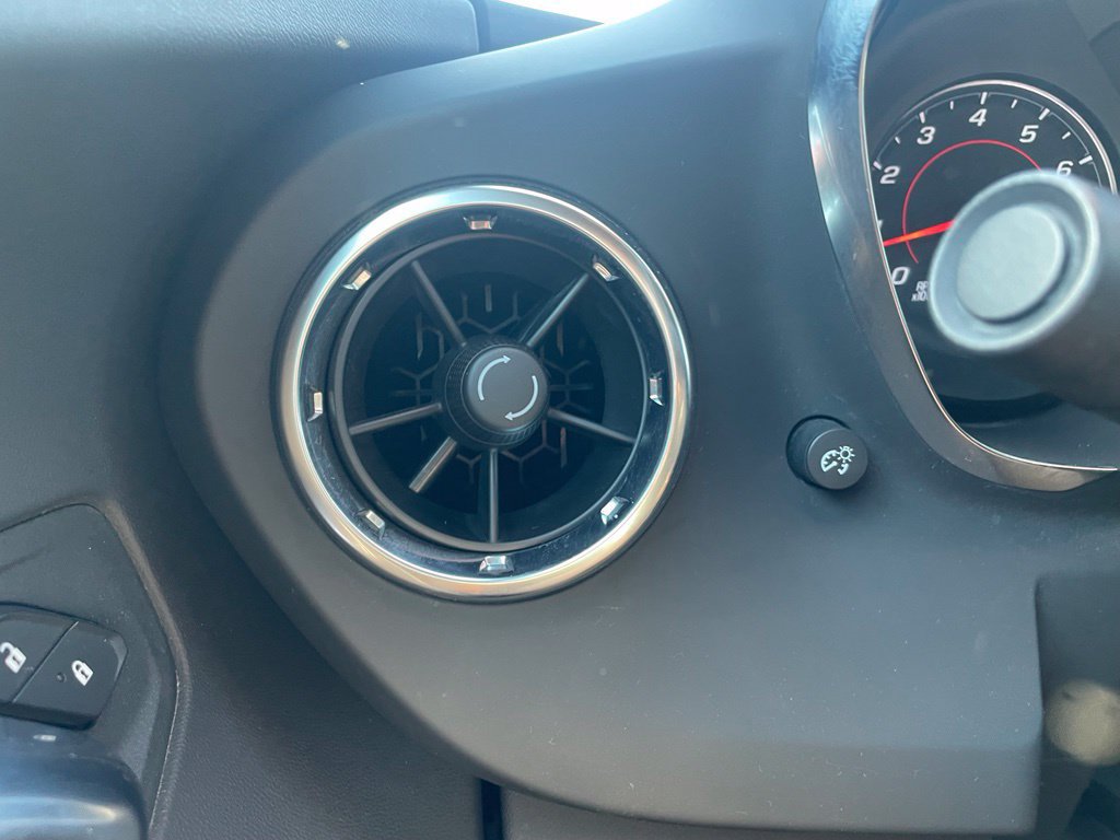 Used 2023 Chevrolet Camaro LT RWD image 15