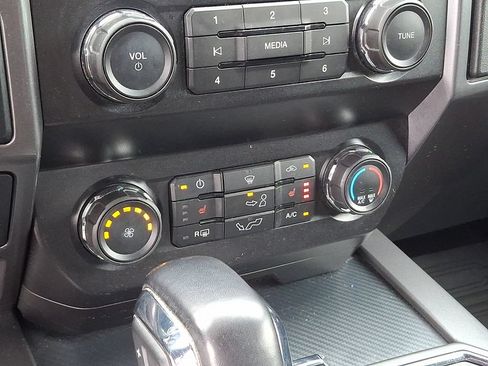 Used 2019 Ford F150 XLT w/ Equipment Group 302A Luxury AWD/4WD image 16