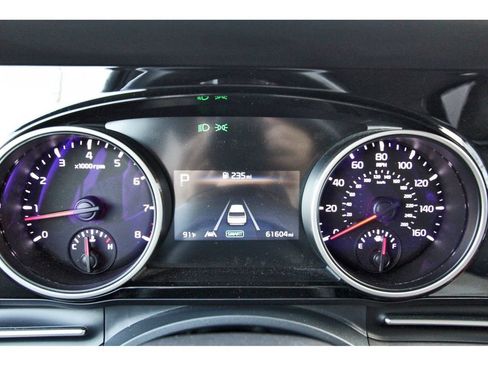 Used 2022 Kia Carnival EX FWD image 17