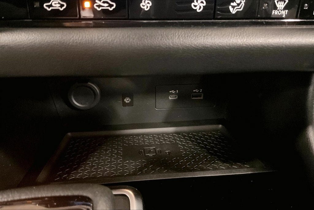 Used 2023 Nissan Pathfinder SL AWD/4WD image 17