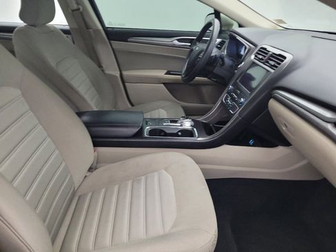 Used 2019 Ford Fusion SE FWD image 21